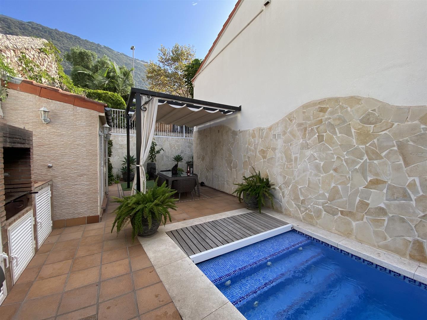 Image of House - 4 Bedrooms - 3 Bathrooms for Rental in South District-Gibraltar, Image 21